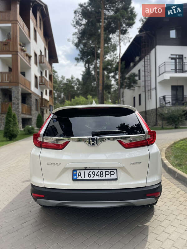 Внедорожник / Кроссовер Honda CR-V 2017 в Киеве