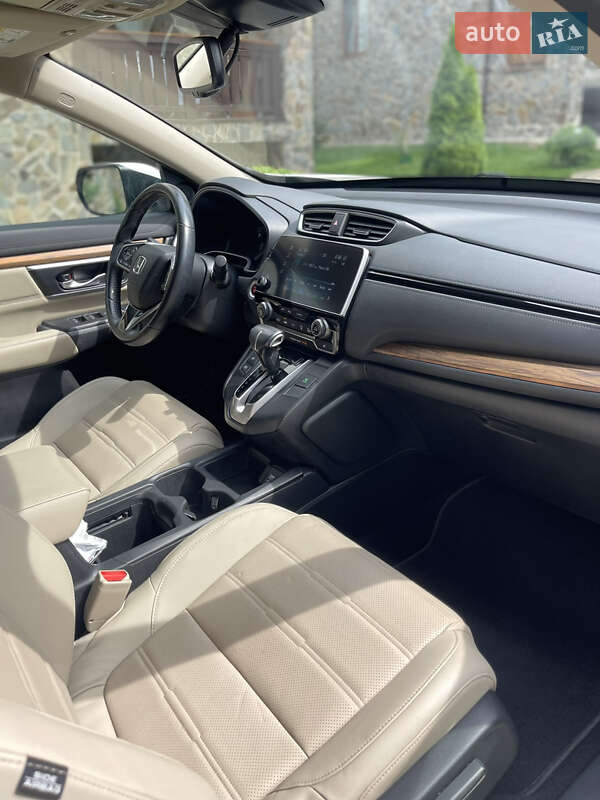 Внедорожник / Кроссовер Honda CR-V 2017 в Киеве