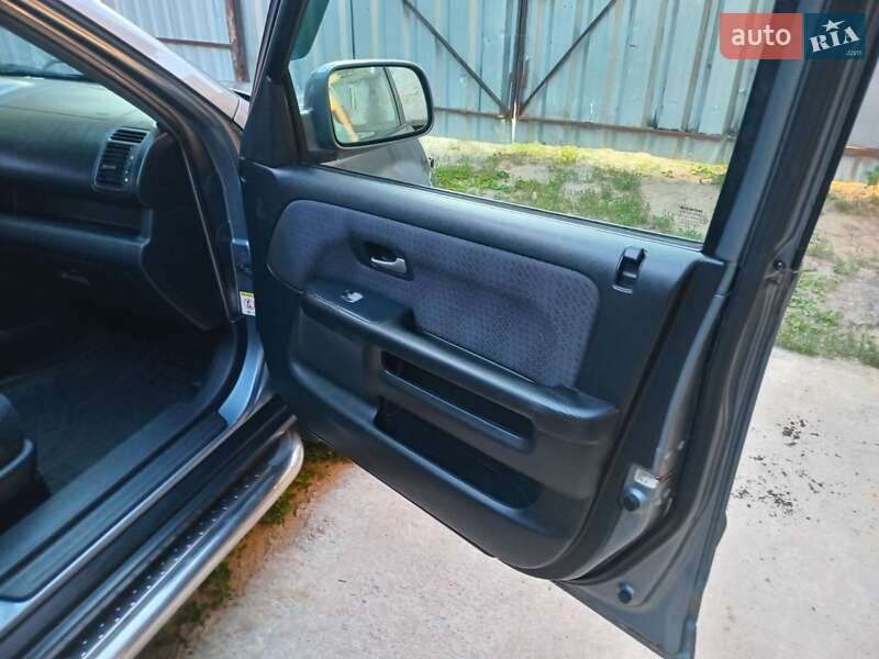 Позашляховик / Кросовер Honda CR-V 2004 в Полтаві