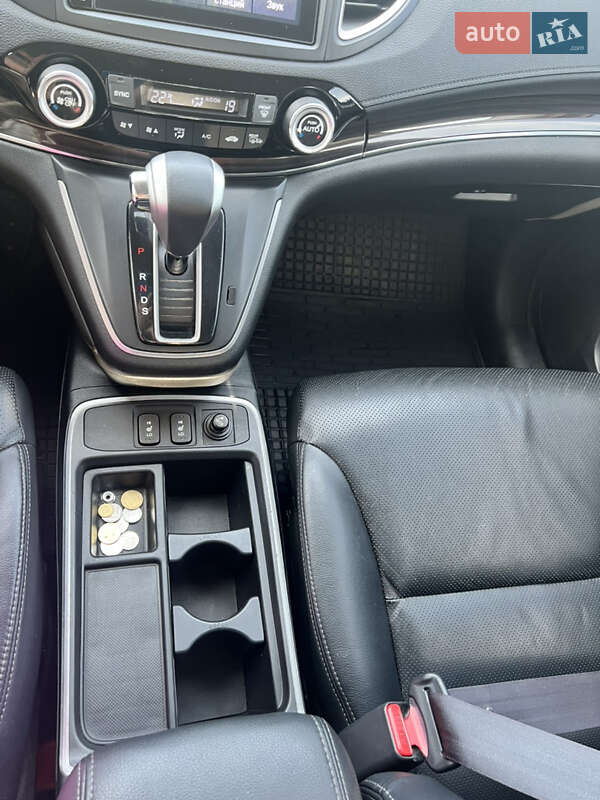 Внедорожник / Кроссовер Honda CR-V 2016 в Змиеве