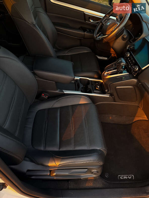 Внедорожник / Кроссовер Honda CR-V 2021 в Одессе
