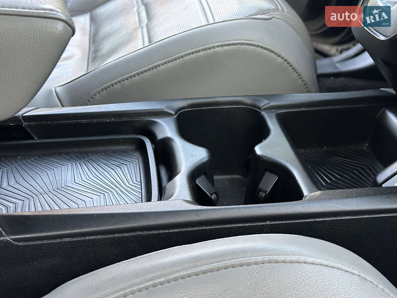 Внедорожник / Кроссовер Honda CR-V 2017 в Одессе