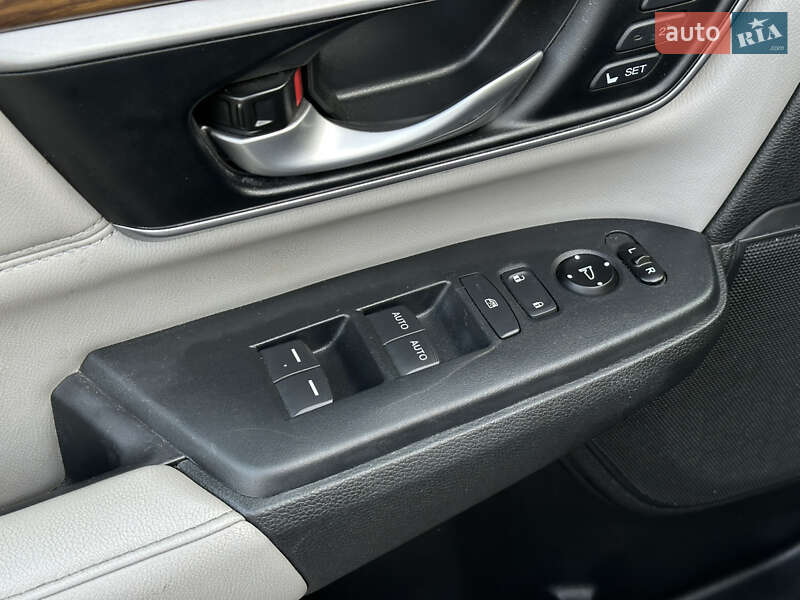 Внедорожник / Кроссовер Honda CR-V 2017 в Одессе