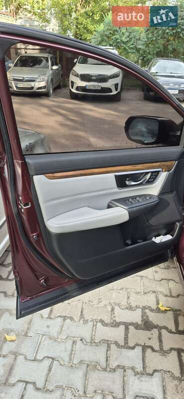 Позашляховик / Кросовер Honda CR-V 2017 в Сумах