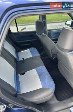 Внедорожник / Кроссовер Honda CR-V 2003 в 
