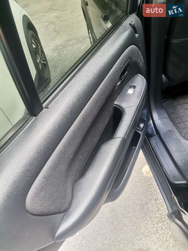Позашляховик / Кросовер Honda CR-V 2005 в Києві