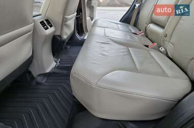 Позашляховик / Кросовер Honda CR-V 2013 в 