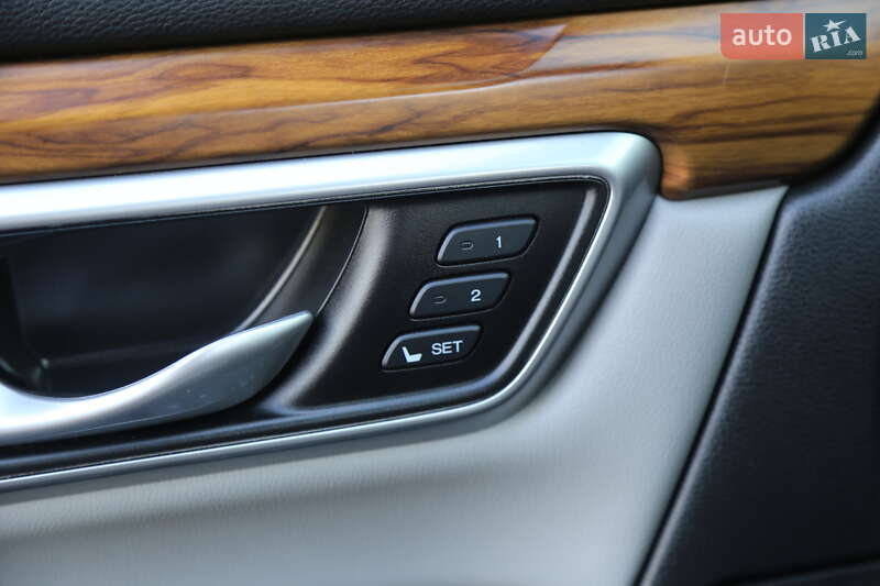 Внедорожник / Кроссовер Honda CR-V 2019 в Киеве