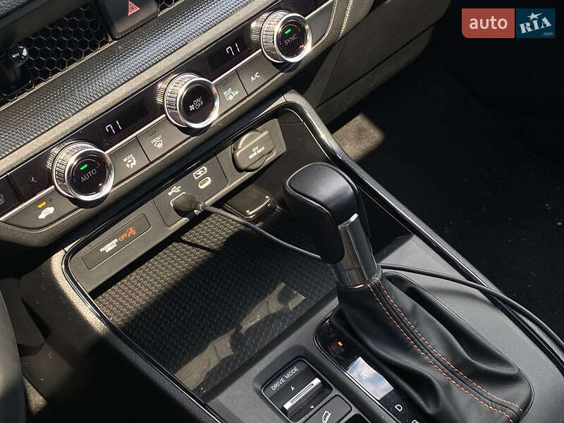 Позашляховик / Кросовер Honda CR-V 2022 в Києві