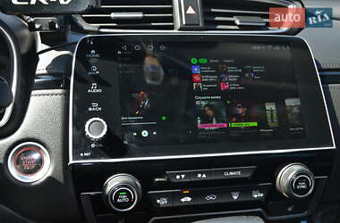 Внедорожник / Кроссовер Honda CR-V 2017 в 