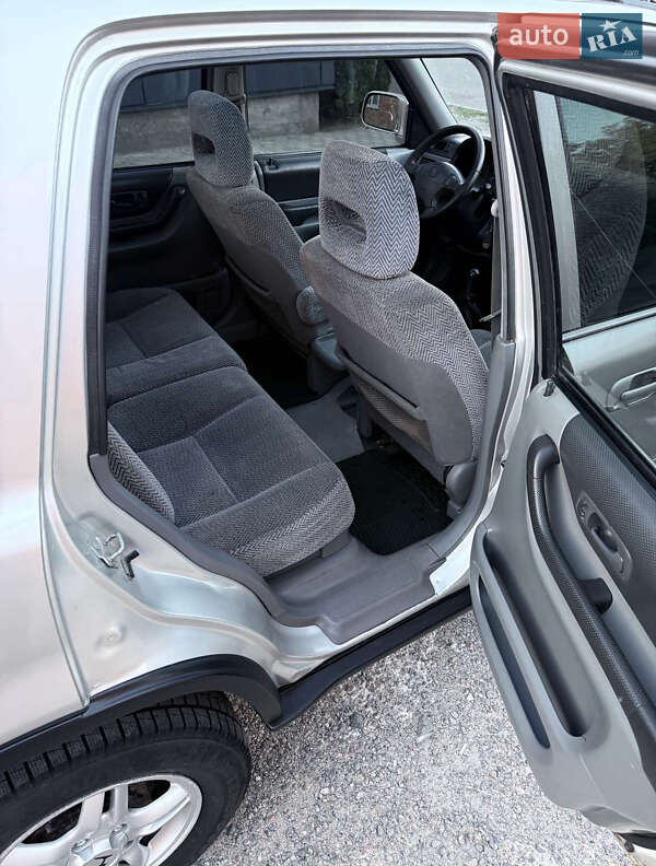 Внедорожник / Кроссовер Honda CR-V 1998 в Смеле