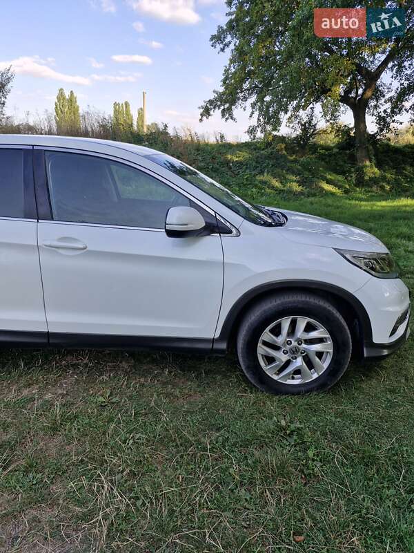 Внедорожник / Кроссовер Honda CR-V 2015 в Александровке