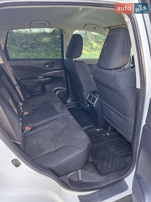 Внедорожник / Кроссовер Honda CR-V 2015 в Александровке