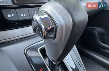 Внедорожник / Кроссовер Honda CR-V 2015 в 