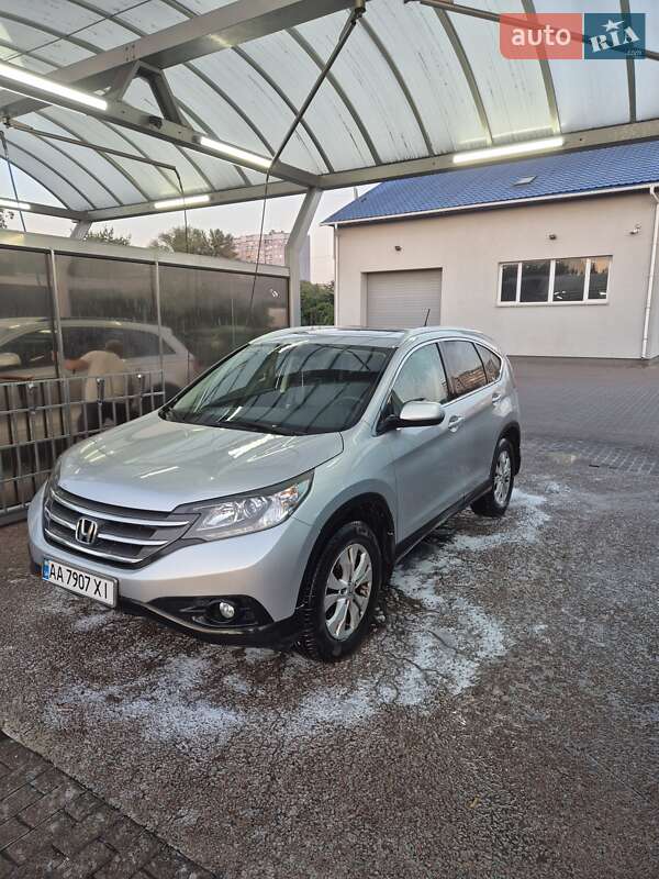 Позашляховик / Кросовер Honda CR-V 2014 в Києві