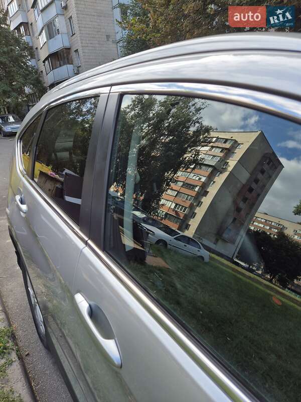 Позашляховик / Кросовер Honda CR-V 2014 в Києві