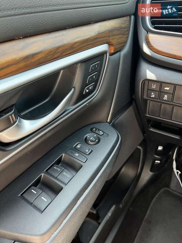 Внедорожник / Кроссовер Honda CR-V 2020 в Хмельницком