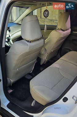 Позашляховик / Кросовер Honda CR-V 2013 в 
