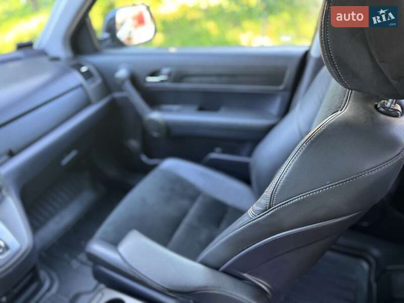 Внедорожник / Кроссовер Honda CR-V 2010 в Казатине
