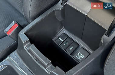 Внедорожник / Кроссовер Honda CR-V 2015 в 