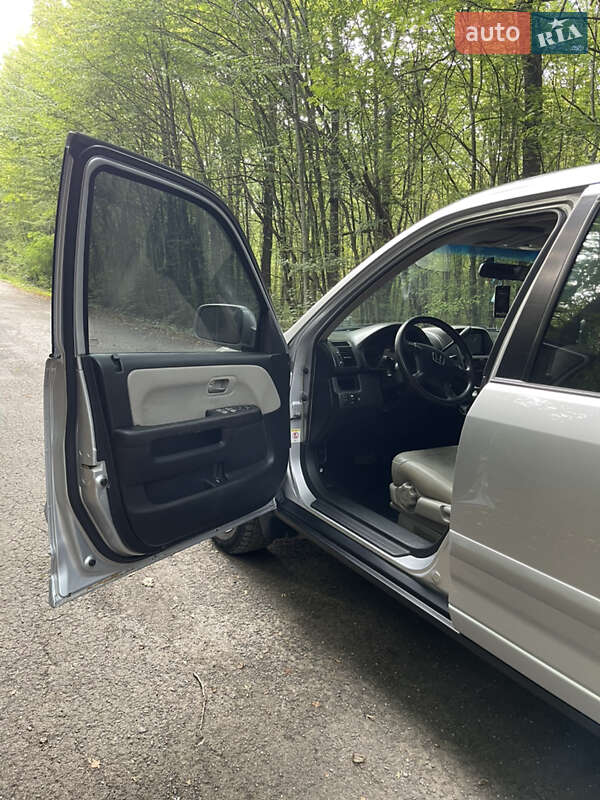 Позашляховик / Кросовер Honda CR-V 2004 в Дунаївцях