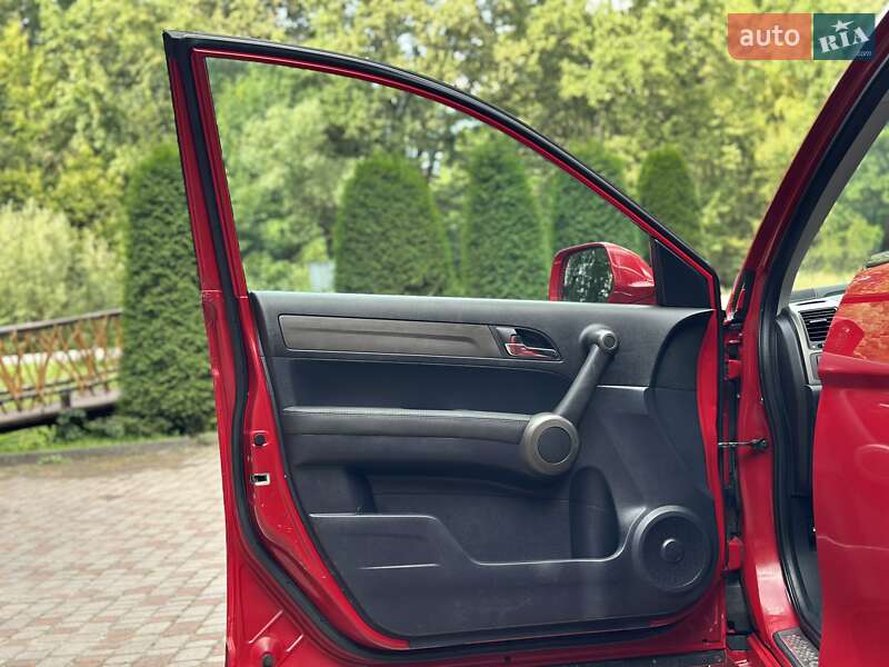 Внедорожник / Кроссовер Honda CR-V 2011 в Дрогобыче