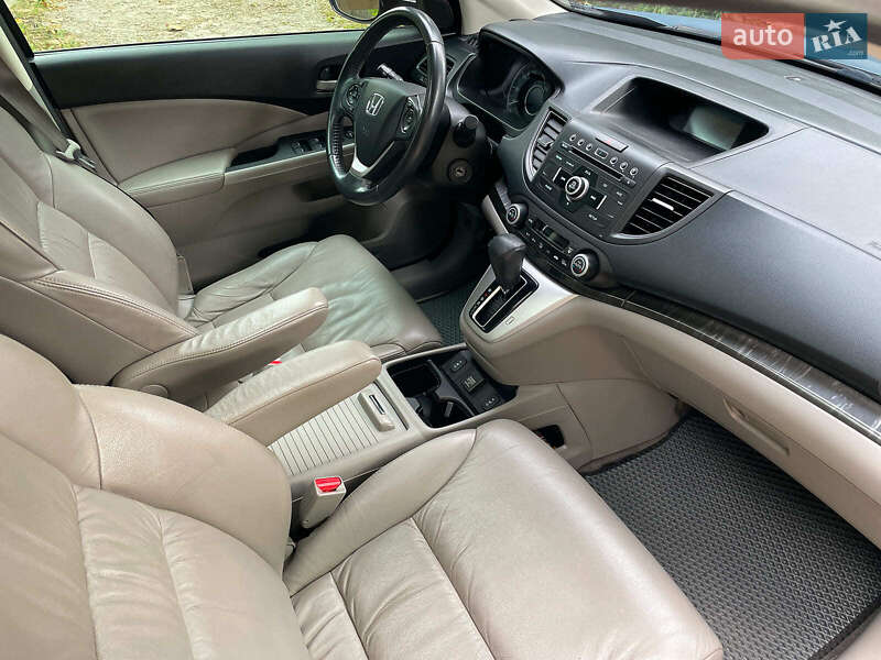 Позашляховик / Кросовер Honda CR-V 2014 в Києві