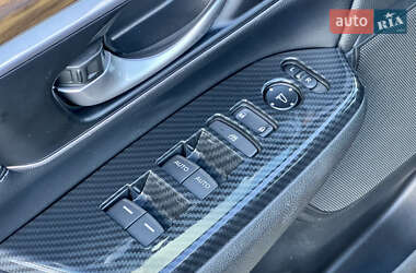 Внедорожник / Кроссовер Honda CR-V 2018 в 