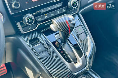 Внедорожник / Кроссовер Honda CR-V 2018 в 