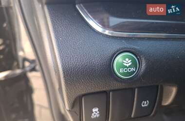 Внедорожник / Кроссовер Honda CR-V 2015 в 