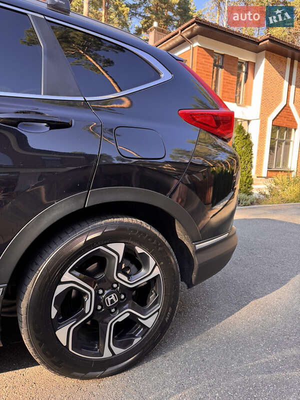 Позашляховик / Кросовер Honda CR-V 2017 в Києві