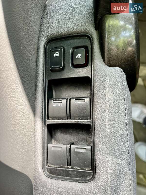 Внедорожник / Кроссовер Honda CR-V 2011 в Тернополе