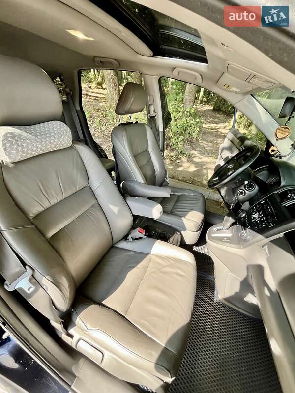 Внедорожник / Кроссовер Honda CR-V 2011 в Тернополе