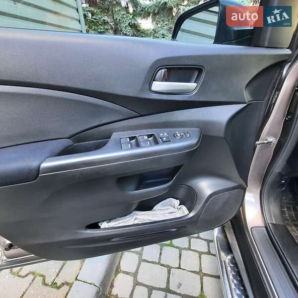Внедорожник / Кроссовер Honda CR-V 2015 в Ивано-Франковске