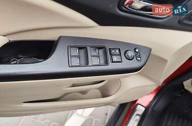 Внедорожник / Кроссовер Honda CR-V 2015 в 