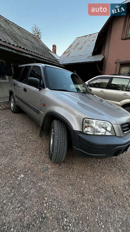 Внедорожник / Кроссовер Honda CR-V 1997 в Нереснице