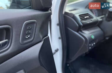 Позашляховик / Кросовер Honda CR-V 2013 в 