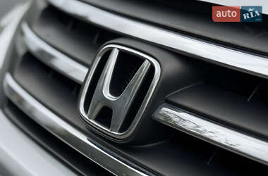 Внедорожник / Кроссовер Honda CR-V 2015 в 
