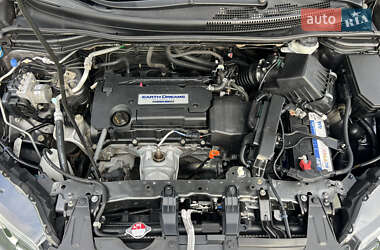 Внедорожник / Кроссовер Honda CR-V 2015 в 