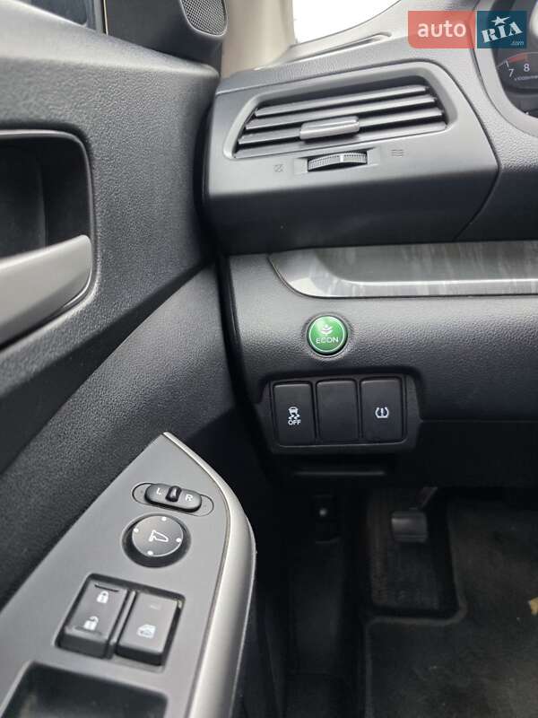 Позашляховик / Кросовер Honda CR-V 2014 в Чернівцях фото 3 Позашляховик / Кросовер Honda CR-V 2014 в Чернівцях