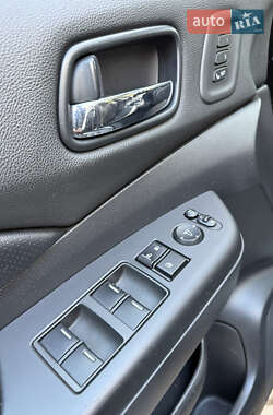 Позашляховик / Кросовер Honda CR-V 2013 в 