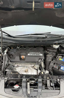 Внедорожник / Кроссовер Honda CR-V 2014 в 