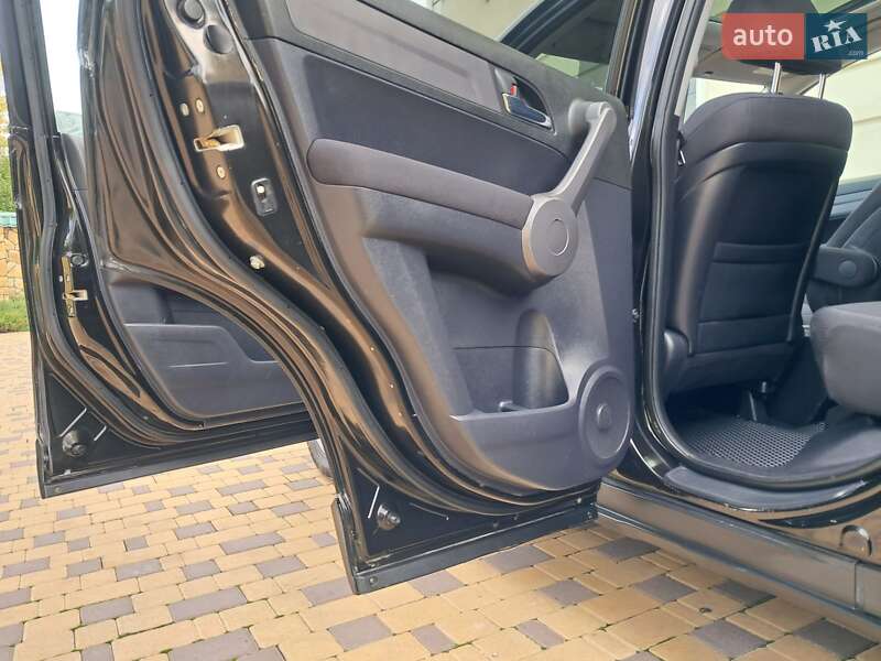 Внедорожник / Кроссовер Honda CR-V 2008 в Могилев-Подольске