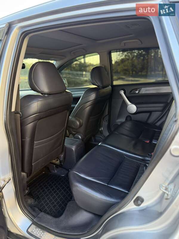 Внедорожник / Кроссовер Honda CR-V 2006 в Краматорске