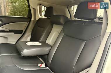 Внедорожник / Кроссовер Honda CR-V 2015 в 
