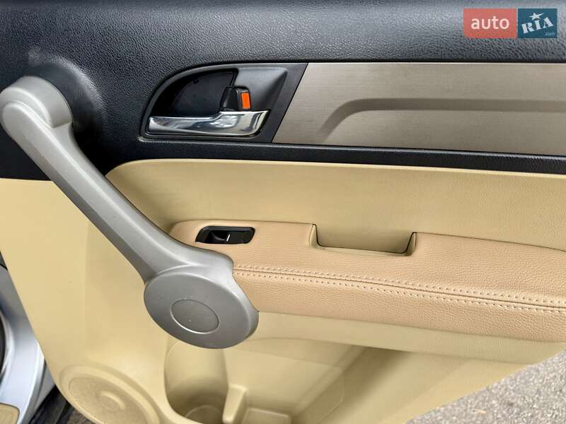 Внедорожник / Кроссовер Honda CR-V 2008 в Киеве