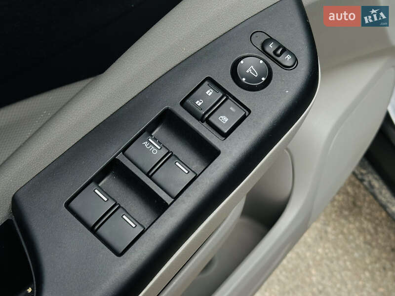 Внедорожник / Кроссовер Honda CR-V 2013 в Харькове
