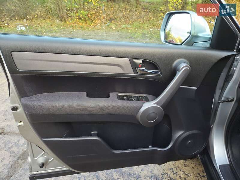 Внедорожник / Кроссовер Honda CR-V 2009 в Харькове