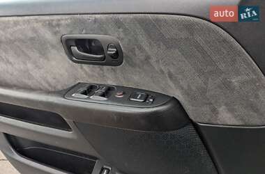 Внедорожник / Кроссовер Honda CR-V 2003 в 