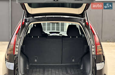 Позашляховик / Кросовер Honda CR-V 2014 в 